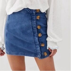 Free People Little Daisies Denim Mini Skirt | Side Button Detail | Size 8